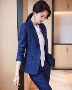 南京女白领职业装(zhuāng)要由专业的服装(zhuāng)公(gōng)司来定做