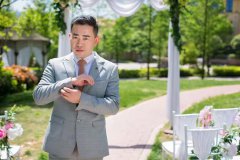 南京西服定做团队為(wèi)新(xīn)郎定制几款结婚礼服